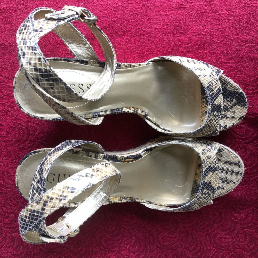 Like New Espadrilles- Black, Tan, White- Guess- Size 10M